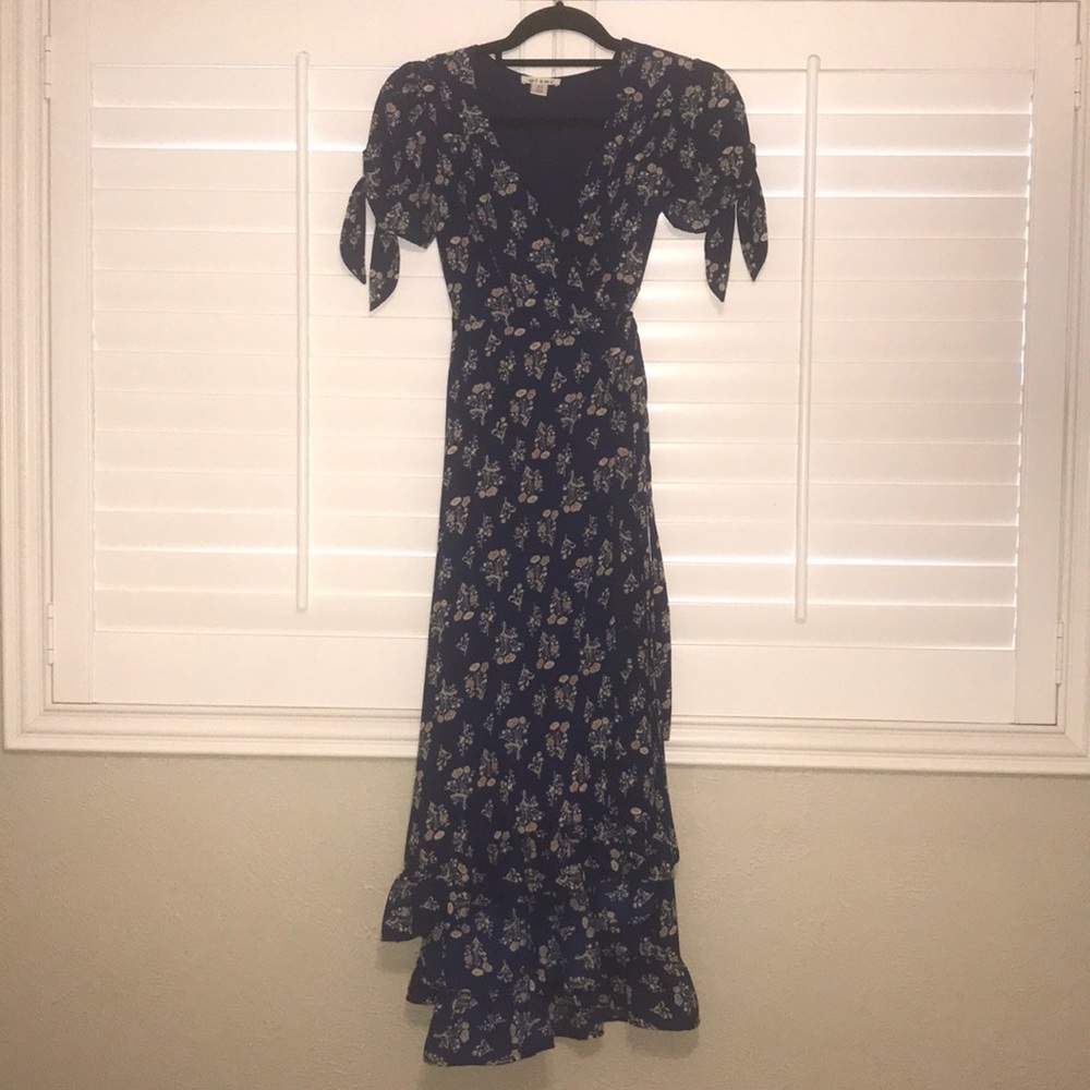 Navy floral dress from miami by francesca’s - Picture 2 of 3